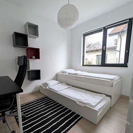Zola Guest House Oradea Exterior photo